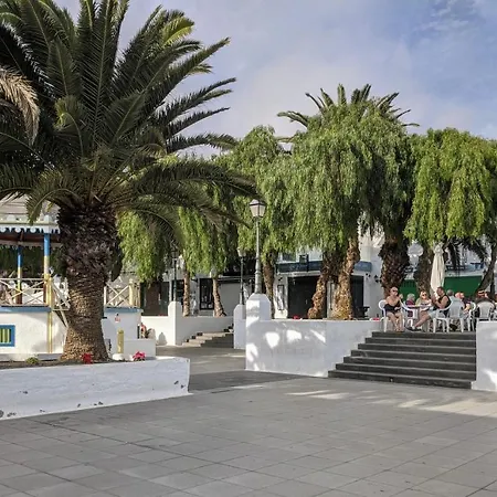 Ground Floor With Private Garden, Charcos 코스타 테기세