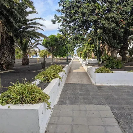 Ground Floor With Private Garden, Charcos