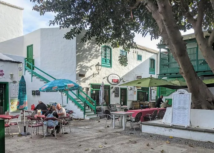 아파트 Ground Floor With Private Garden, Charcos