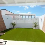 Ground Floor With Private Garden, Charcos *